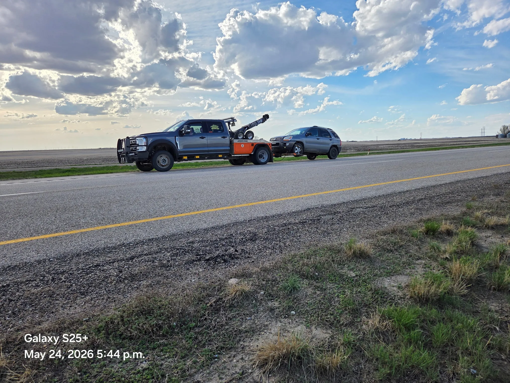 Hauling Heavy Farm Equipment Regina: Agricultural Towing & Logistics Saskatchewan