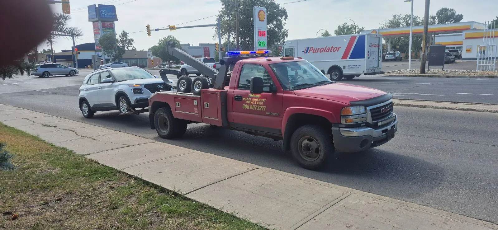 Summer Road Trip Emergency Towing Regina: Highway & Long-Distance Recovery